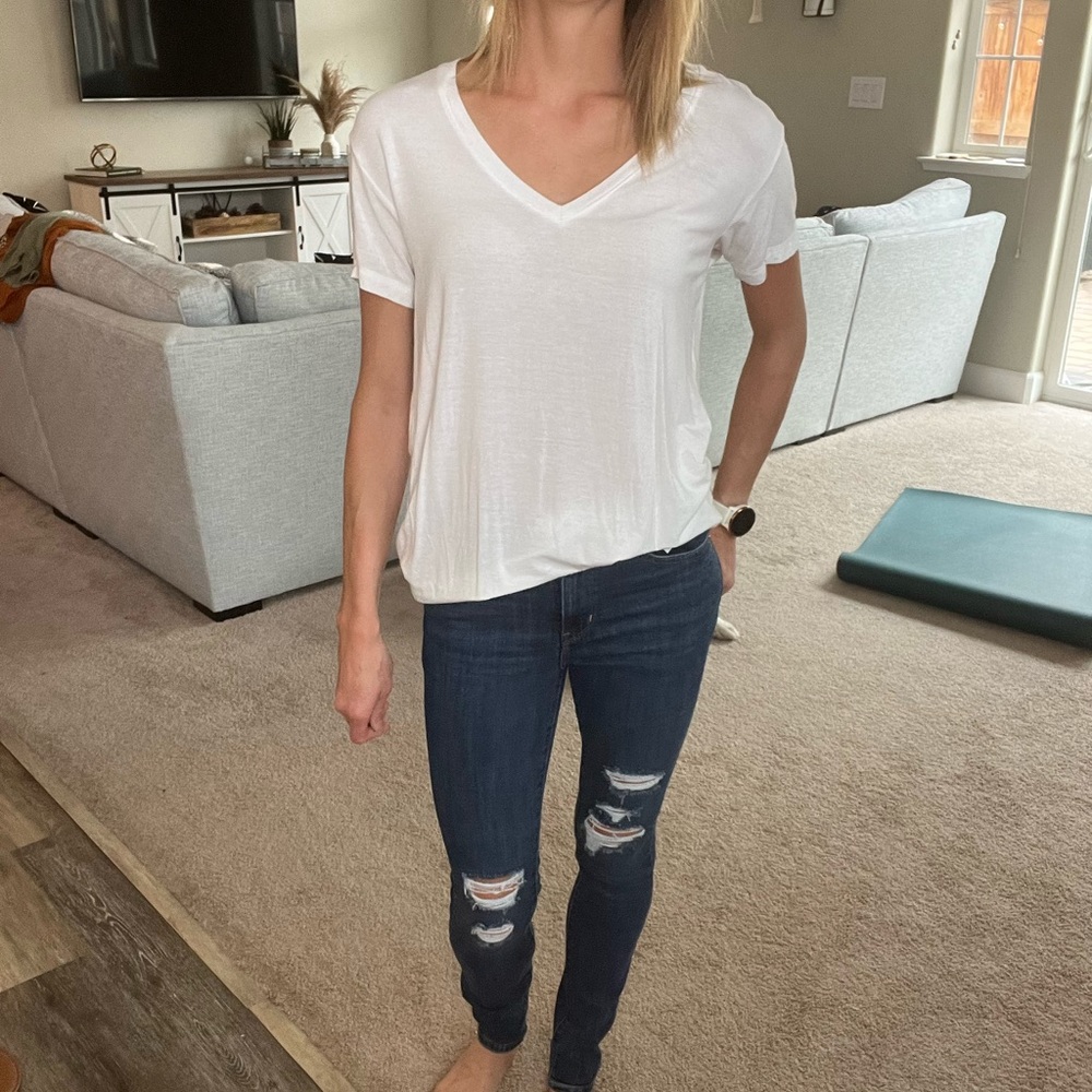 Abercrombie & Fitch A&F Soft & Drapey V-Neck Tee White - Size XS